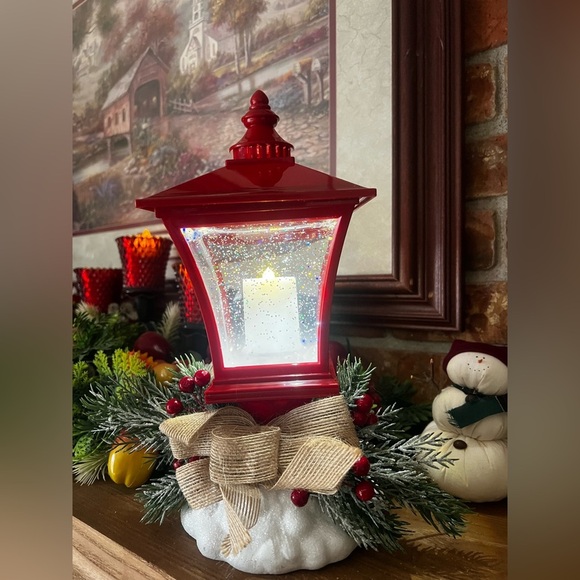 ❤️Merry Christmas Red Candlelight Snow Globe Musical Lantern - Picture 3 of 5